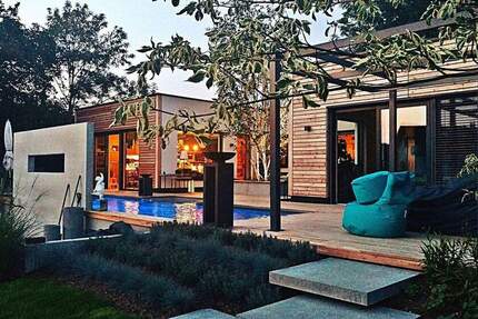 Barrierefreier Bungalow mit separat vermietbarer Einliegerwohnung, Pool und Sauna im Grünen! 5 zimmer