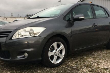 Toyota Auris 91.000 km 6.999 &euro; Bonn 53227