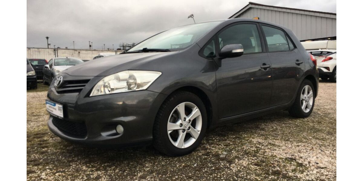 Toyota Auris 91.000 km 6.999 &euro; Bonn 53227