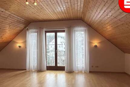 Haus Nürnberg Holzheim - 6 Zimmer, 200 m&sup2;, 2.100&euro; | Angebot:25438699