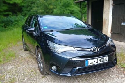 Toyota Avensis 94.568 km 16.900 &euro; Leipzig 04179