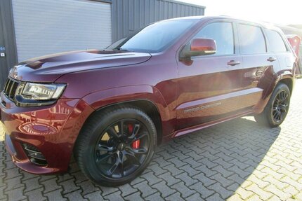 Jeep Grand Cherokee 6.4 V8 HEMI SRT mit Gasanlage