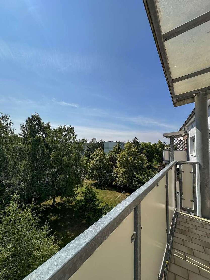 7,22 % Sollrendite - Frisch sanierte 3-Zimmer-Wohnung mit Balkon im Leipziger Neuseenland 3 zimmer