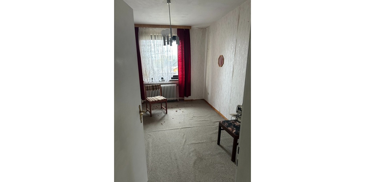 Sanierungsbedürftiges Zweifamilienhaus in ländlicher Lage - Zweifamilienhaus Apelern | Angebot:27469852