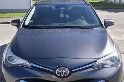 Toyota Avensis 190.000 km 9.500 &euro; Lippstadt 59555