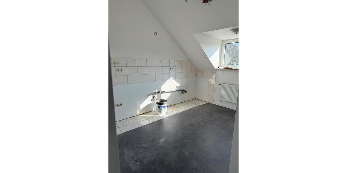 Dachgeschoßwohnung Neuss Furth-Mitte - 2 Zimmer, 55 m&sup2;, 700&euro; | Angebot:25045377