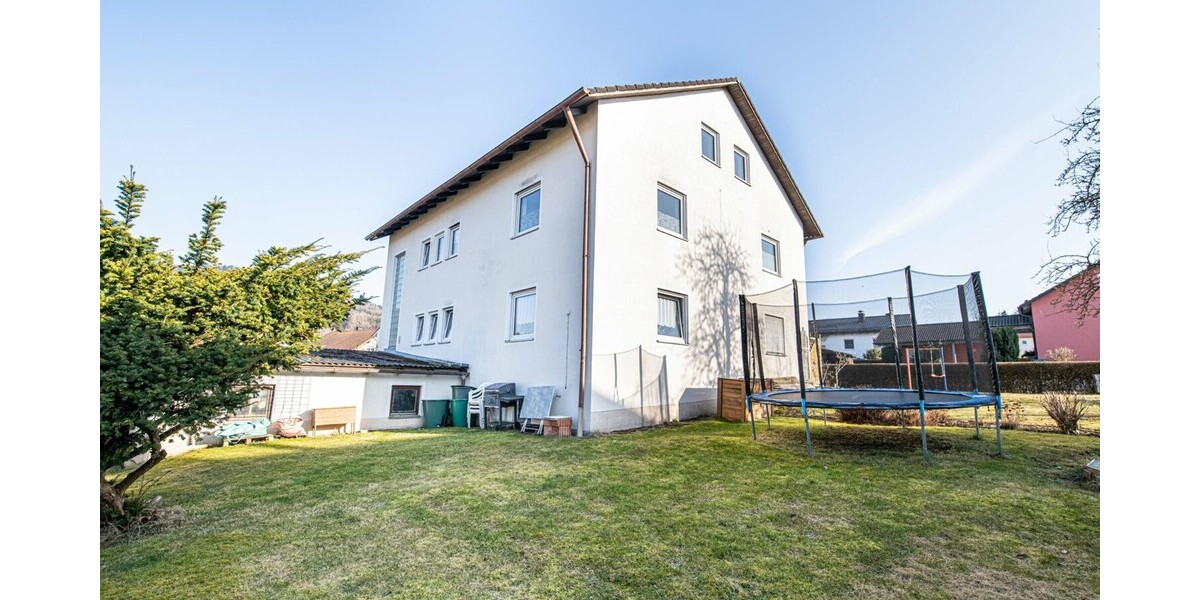 Interessantes Mehrfamilienhaus als Kapitalanlage oder Mehrgenerationenwohnen - Mehrfamilienhaus, Wohnhaus Waldmünchen | Angebot:25991949
