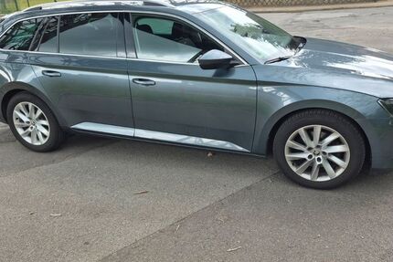 Skoda Superb 108.500 km 17.900 &euro; Osterrönfeld 24783
