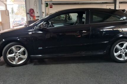 Opel Astra 219.000 km 6.490 &euro; Rüsselsheim 65428