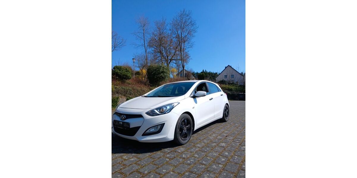 Hyundai i30 293.000 km 3.300 &euro; Schönecken 54614