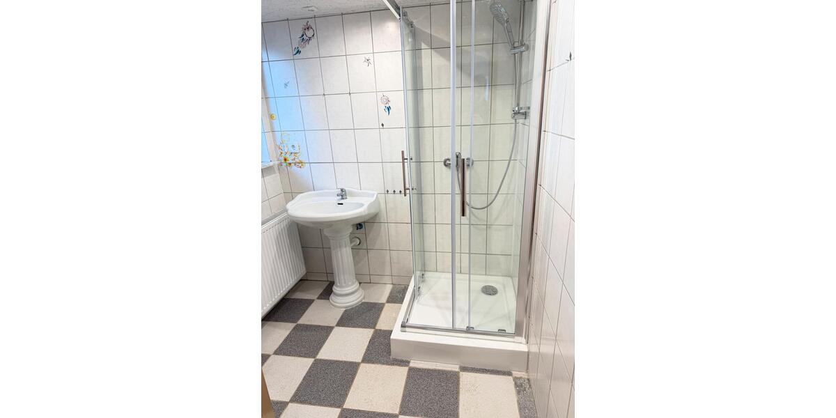 Etagenwohnung Neuental - 5 Zimmer, 125 m&sup2;, 700&euro; | Angebot:26375825