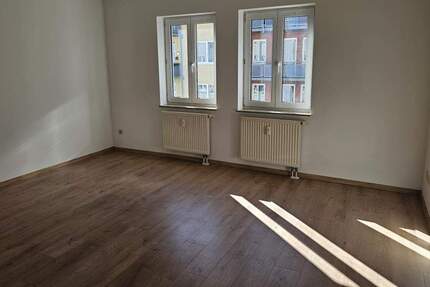 Gemütliche Wohnung ... Bad mit Wanne ... separate Küche! 2 zimmer