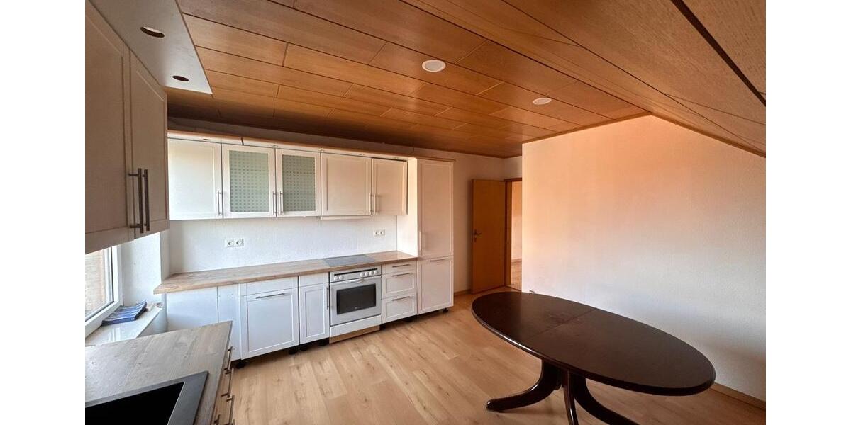 Dachgeschoßwohnung Ilsede - 5 Zimmer, 120 m&sup2;, 1.150&euro; | Angebot:25588602