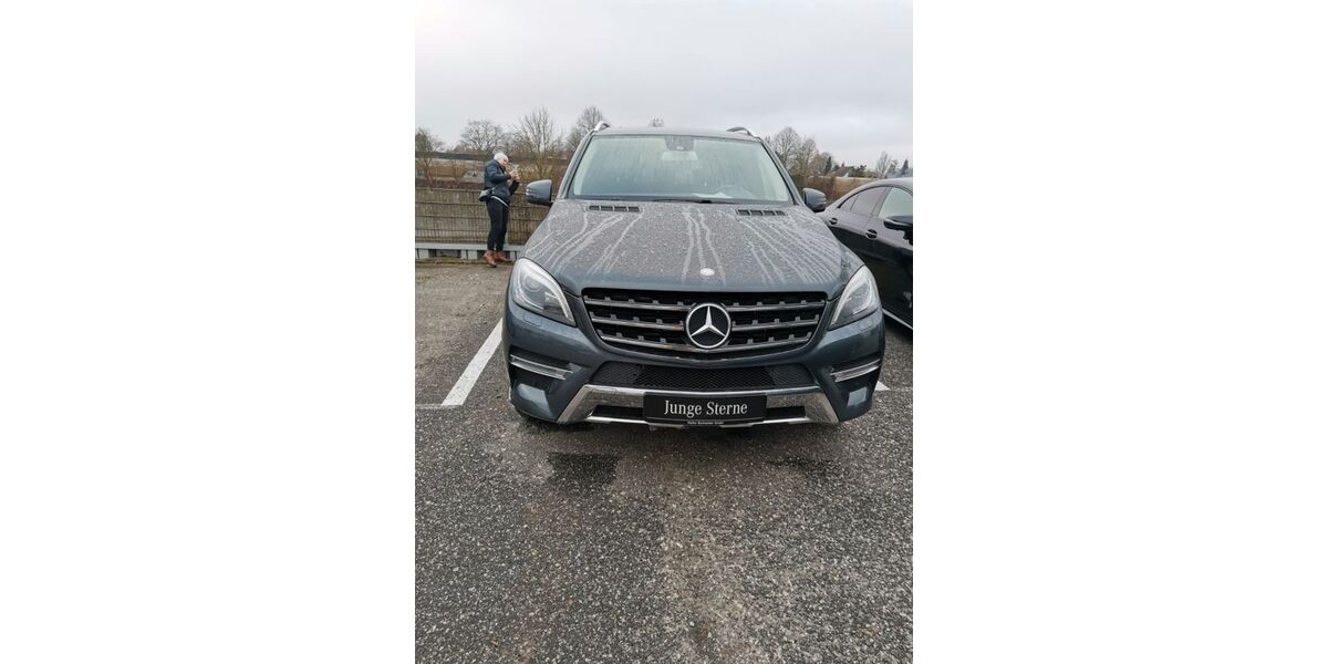 Mercedes-Benz ML 350 203.000 km 21.000 &euro; Neumuenster 24534