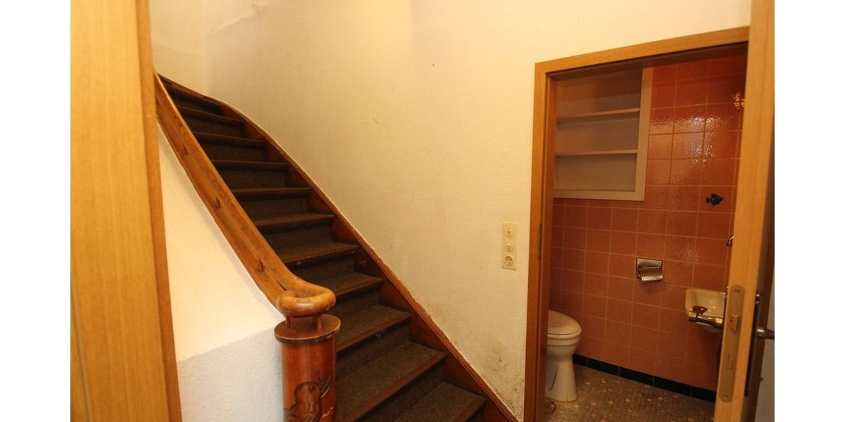 Stilvoll wohnen auf zwei Etagen – Maisonette-Wohnung mit 6 Zimmern, 2 Balkonen und Wintergarten in Hürth-Gleuel! 6 zimmer