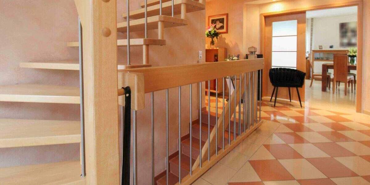 Freistehendes Einfamilienhaus mit großem Garten und Top-Potenzial zur flexiblen Nutzung 8 zimmer