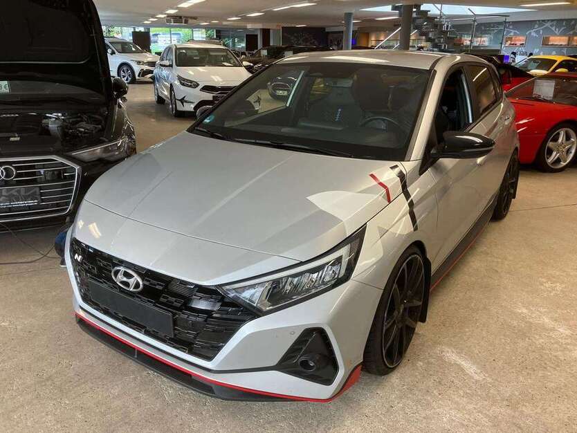i20