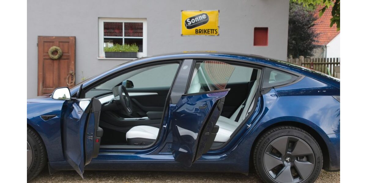 Tesla Model 3 63.000 km 24.500 &euro; Oettingen 86732
