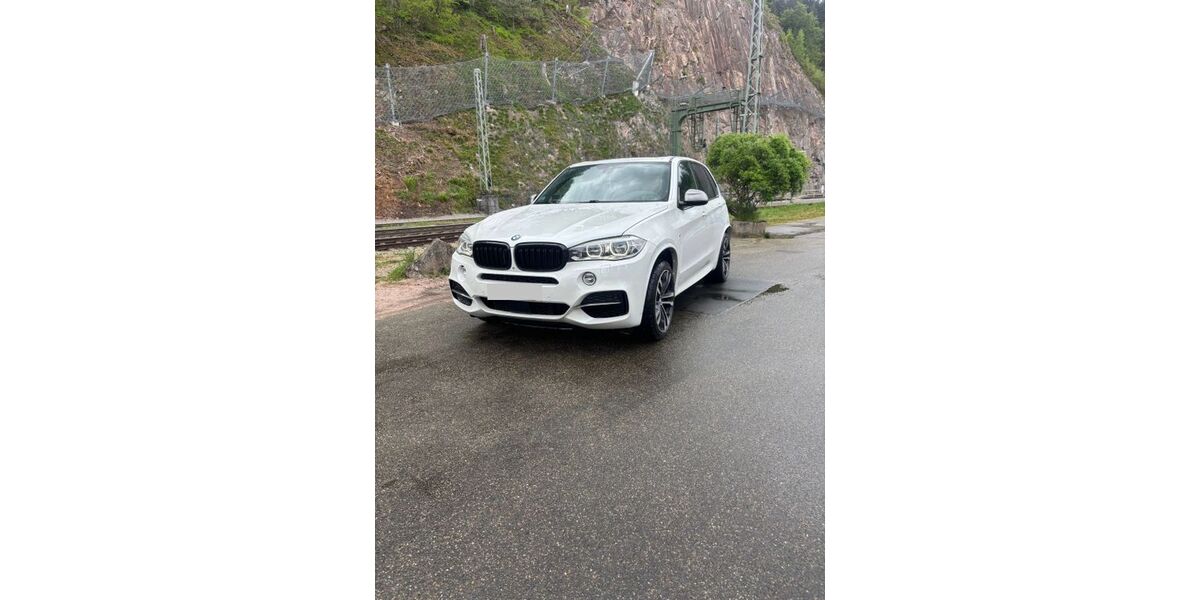 BMW X5 M50 158.000 km 26.000 &euro; Triberg 78098