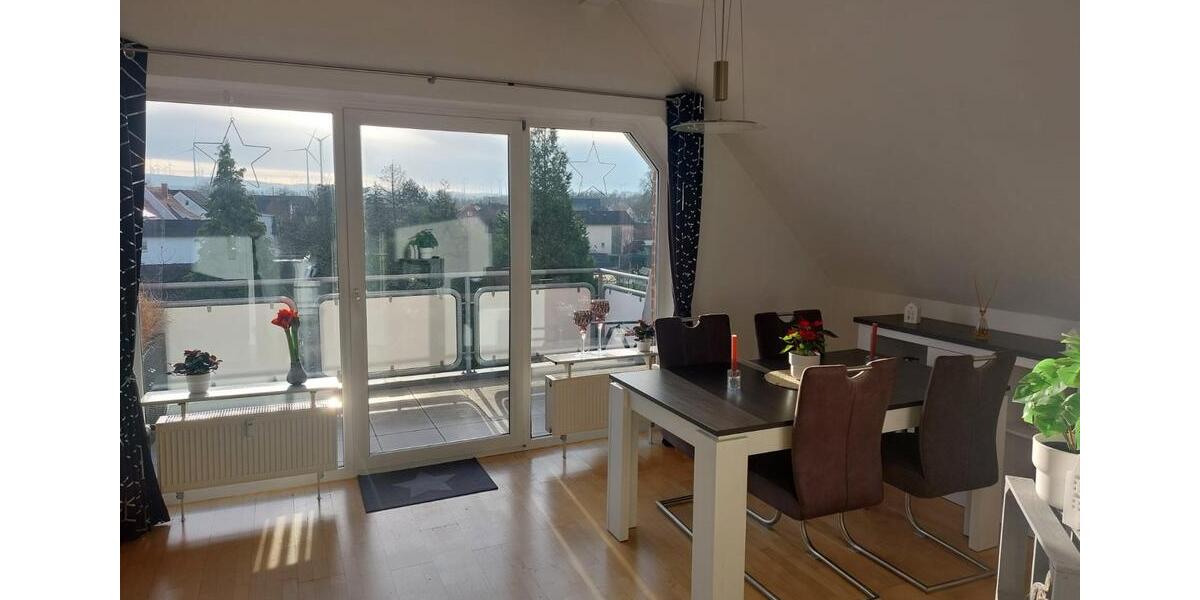 3 Zimmer Dachgeschoss Wohnung mit Balkon in zentraler Lage 3 zimmer