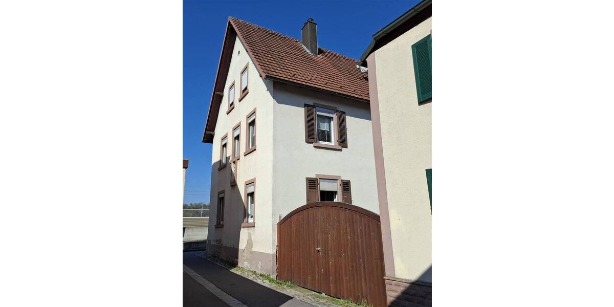 Vermietetes Zweifamilienhaus mit Garten im Altort Thüngersheim 8 zimmer