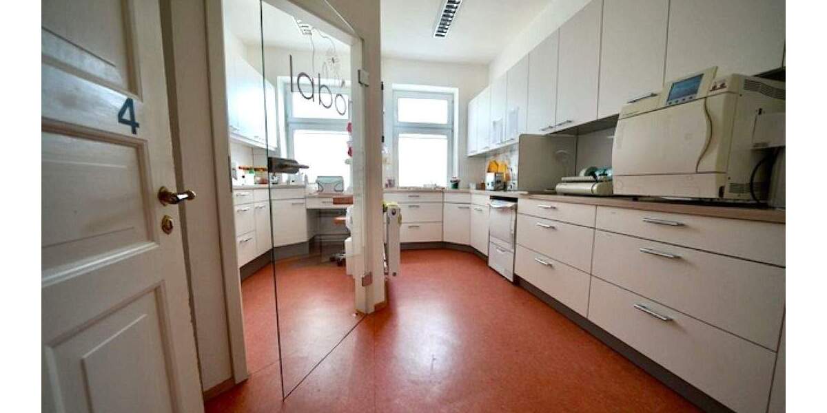 Wunderschöne Paxis in hervorragender Lage 8 zimmer