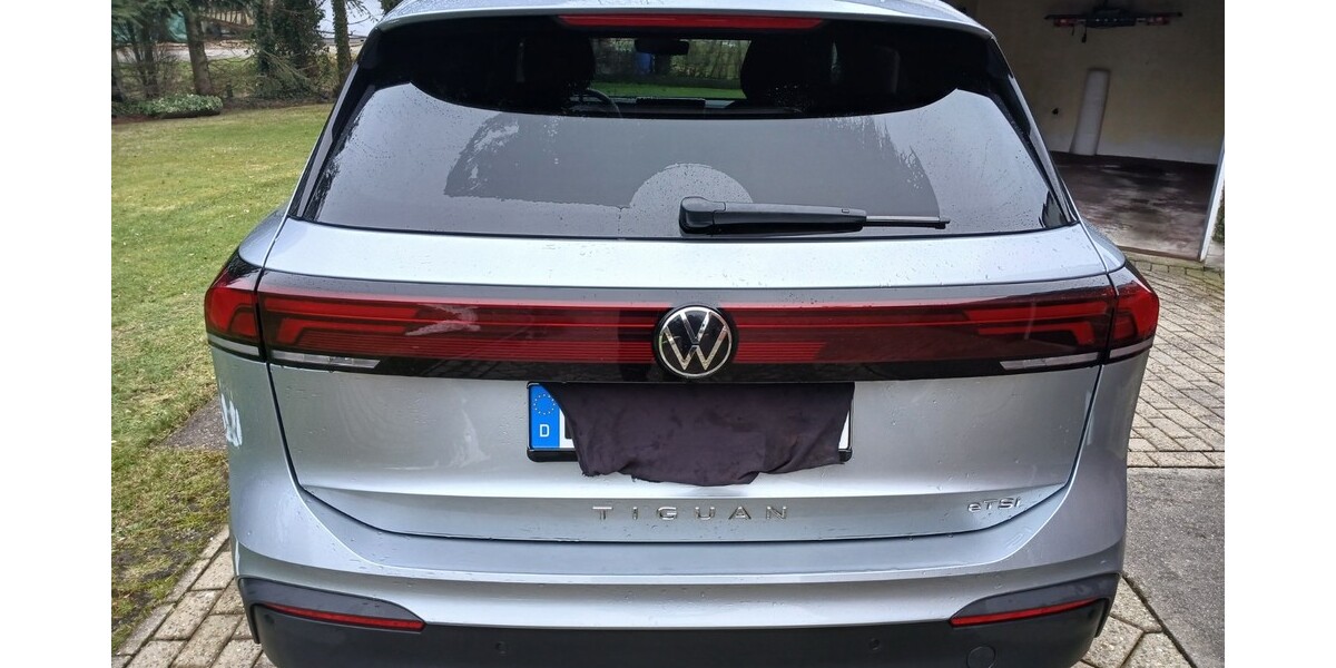 VW Tiguan 22.500 km 32.500 &euro; uplengen 26670