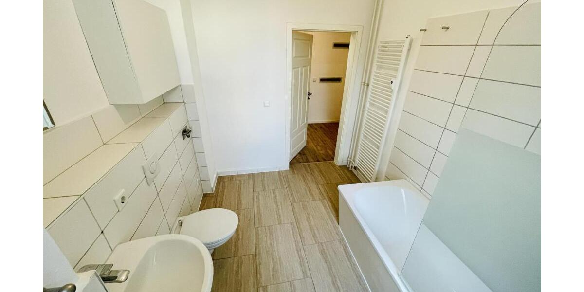 Sehr schöne 4-Raum Wohnung mit moderner Ausstattung und Balkon am Wintergarten! - Etagenwohnung Gera Pforten | Angebot:27190927
