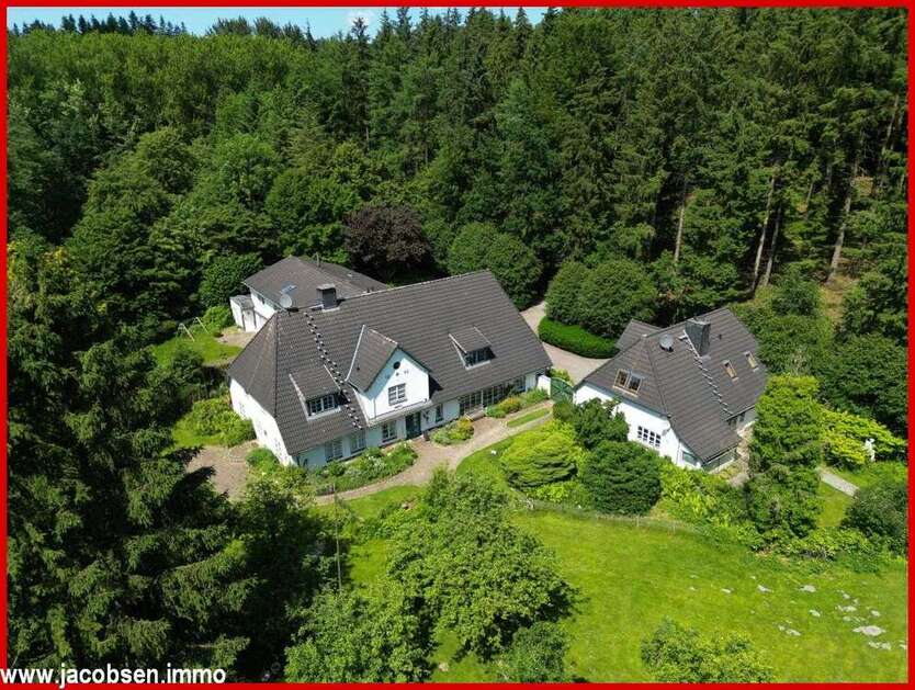 Haus zum Kaufen in Brekendorf 895.000 € 757.21 m²