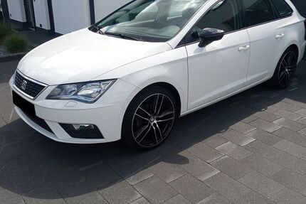 Seat Leon 138.462 km 10.590 &euro; Saterland 26683