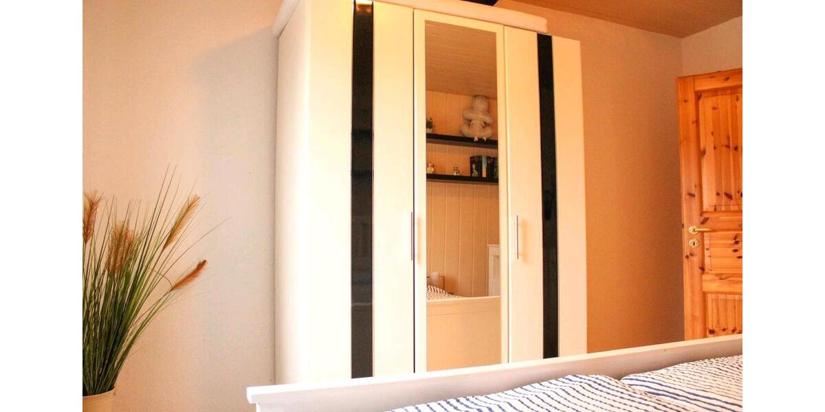 Bauernhaus, Landhaus Krummhörn - 7 Zimmer, 270 m&sup2;, 2.700&euro; | Angebot:25232684