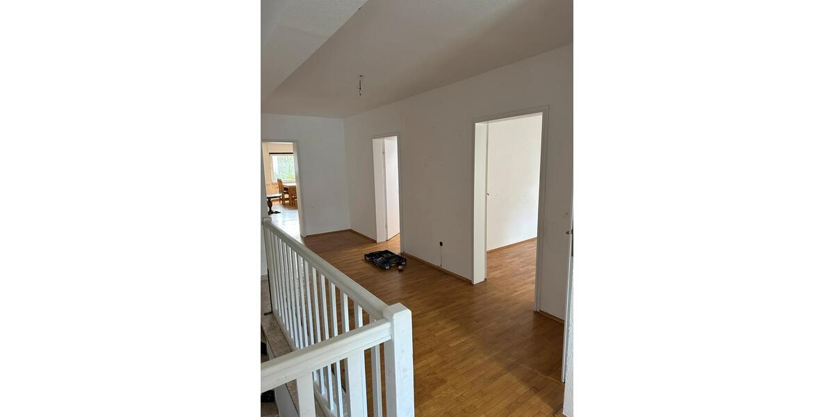 Bis Nov 26 - Einfamilienhaus in Frankfurt-Harheim, Garten, Garage 6 zimmer