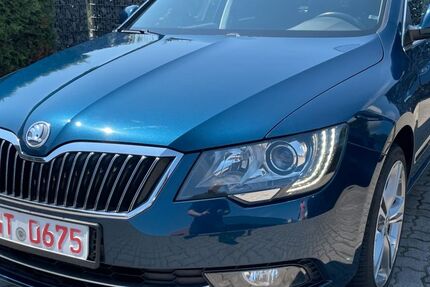 Skoda Superb 132.000 km 9.700 &euro; Verl 33415