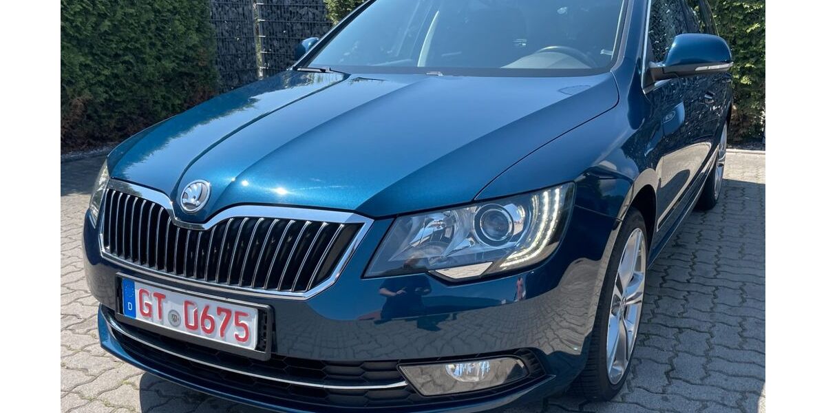 Skoda Superb 132.000 km 9.700 &euro; Verl 33415