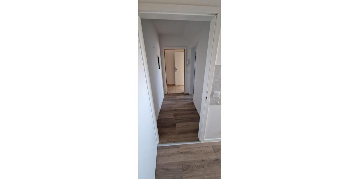 Etagenwohnung Glauchau - 4 Zimmer, 85 m&sup2;, 420&euro; | Angebot:26676975