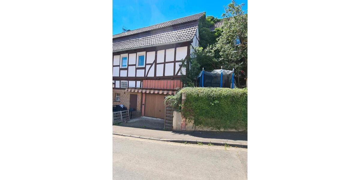 Einfamilienhaus Borken (Hessen) - 9 Zimmer, 156 m&sup2;, 75.000&euro; | Angebot:25279883