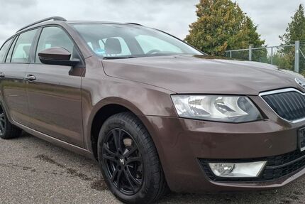 Skoda Octavia 80.300 km 8.999 &euro; Könnern OT Beesenlaublingen 06420