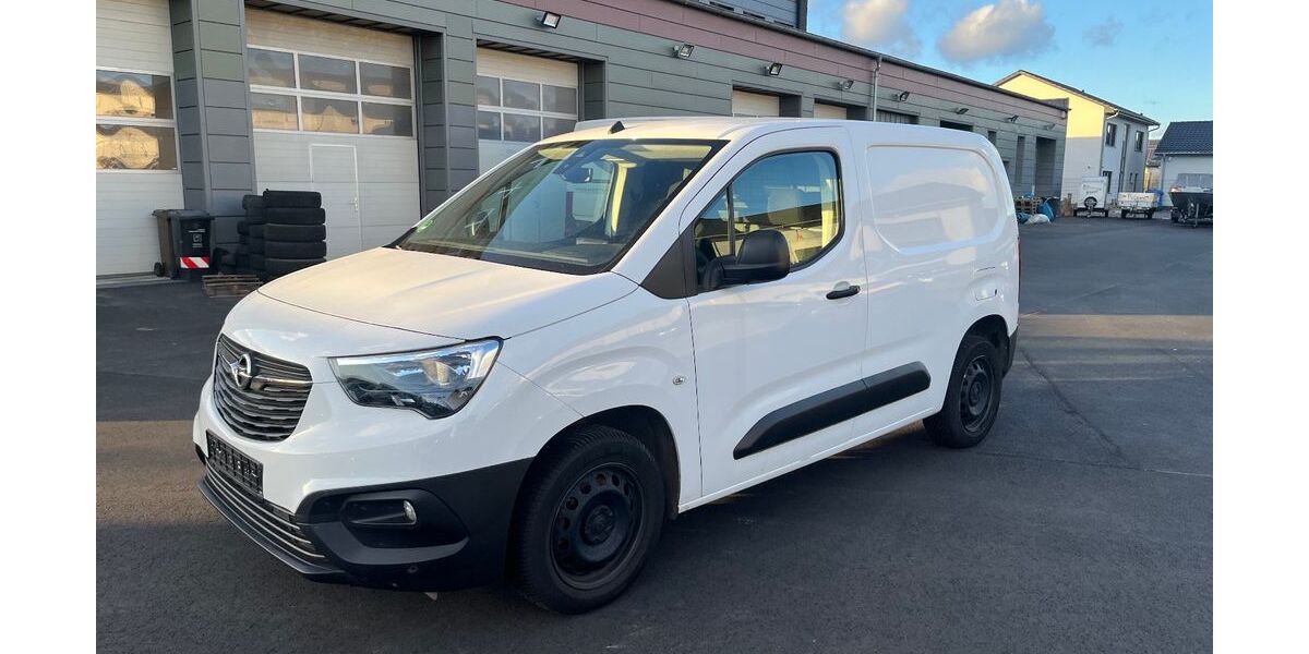 Opel Combo 46.529 km 13.599 &euro; Bergen auf Rügen 18528