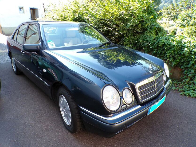 Mercedes-Benz E 240 75.000 km 7.900 € Zeltingen-Rachtig 54492