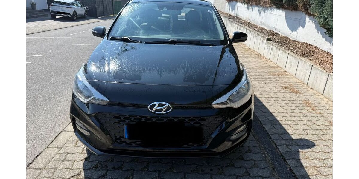 Hyundai i20 53.884 km 14.000 &euro; Mayen 56727