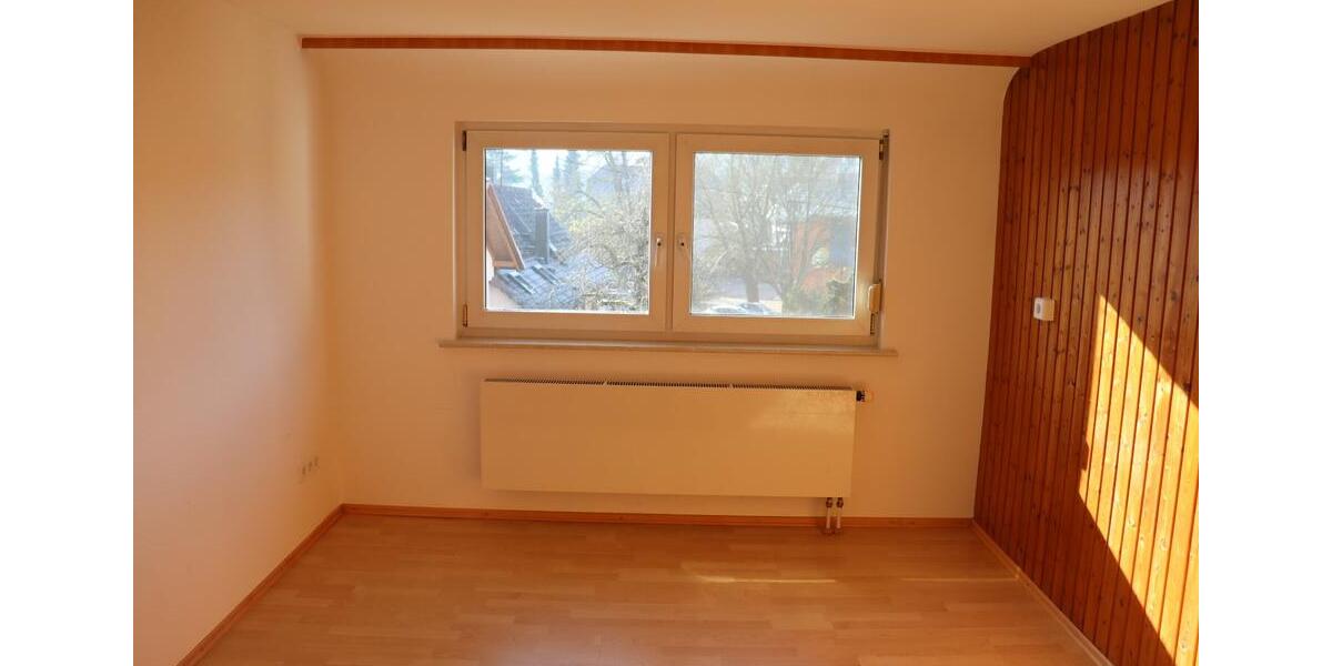 Einfamilienhaus Straubenhardt - 4 Zimmer, 92 m&sup2;, 1.100&euro; | Angebot:23734379