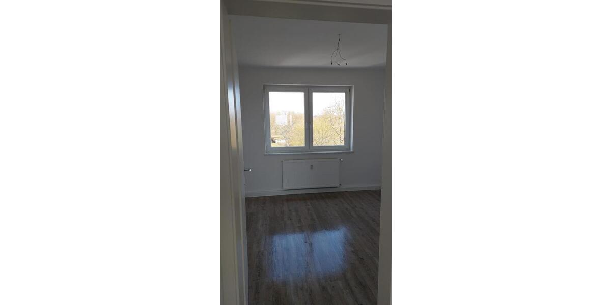 Etagenwohnung Sangerhausen - 4 Zimmer, 70 m&sup2;, 420&euro; | Angebot:26087094