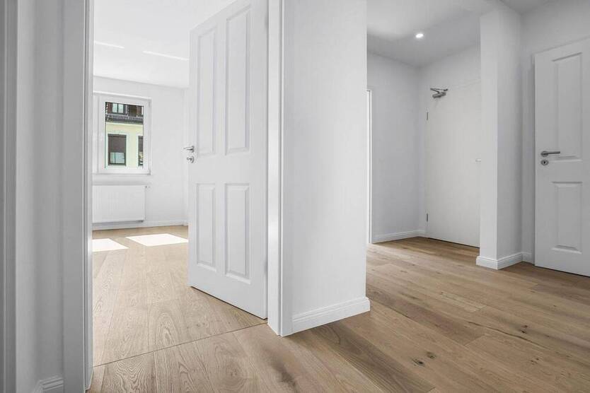 Erstbezug nach Vollsanierung: Moderne 2-Zimmer-Wohnung mit Loggia und Aufzug