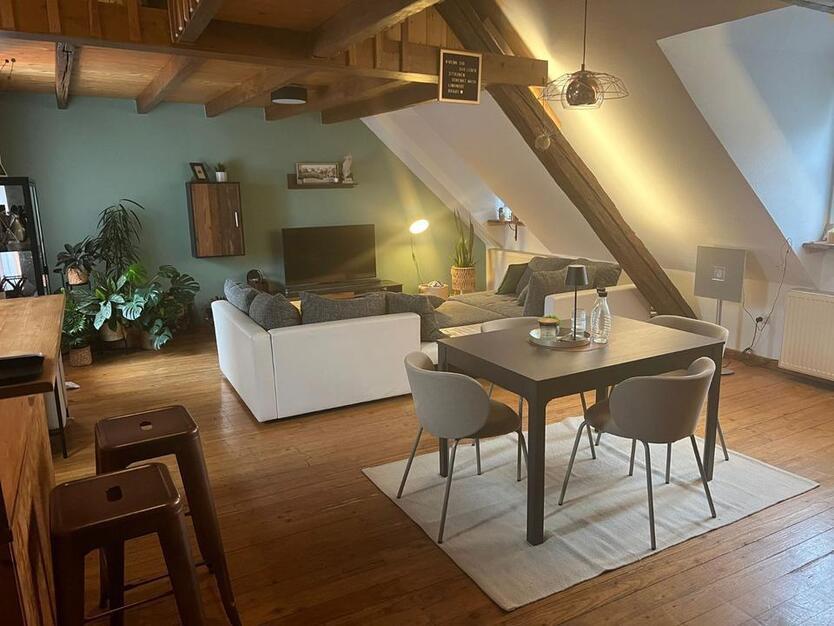 Wadern Zentrum, stilvolle Maisonettwohnung mit Balkon zimmer