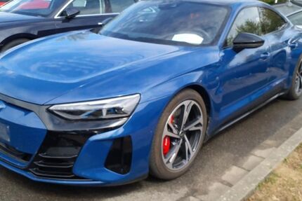 Audi e-tron GT 52.886 km 59.990 &euro; Hamburg 22047