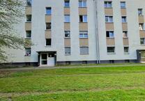 Großzügig geschnittene 3-Zi.-Wohnung mit Balkon!