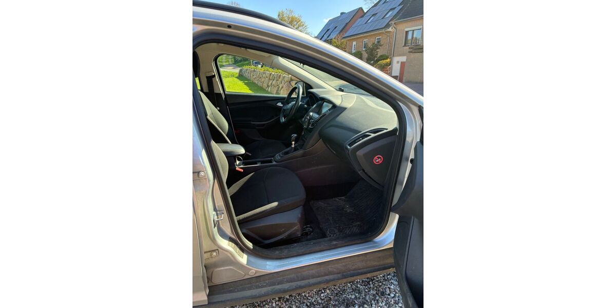 Ford Focus 176.000 km 5.800 &euro; Dersau 24326