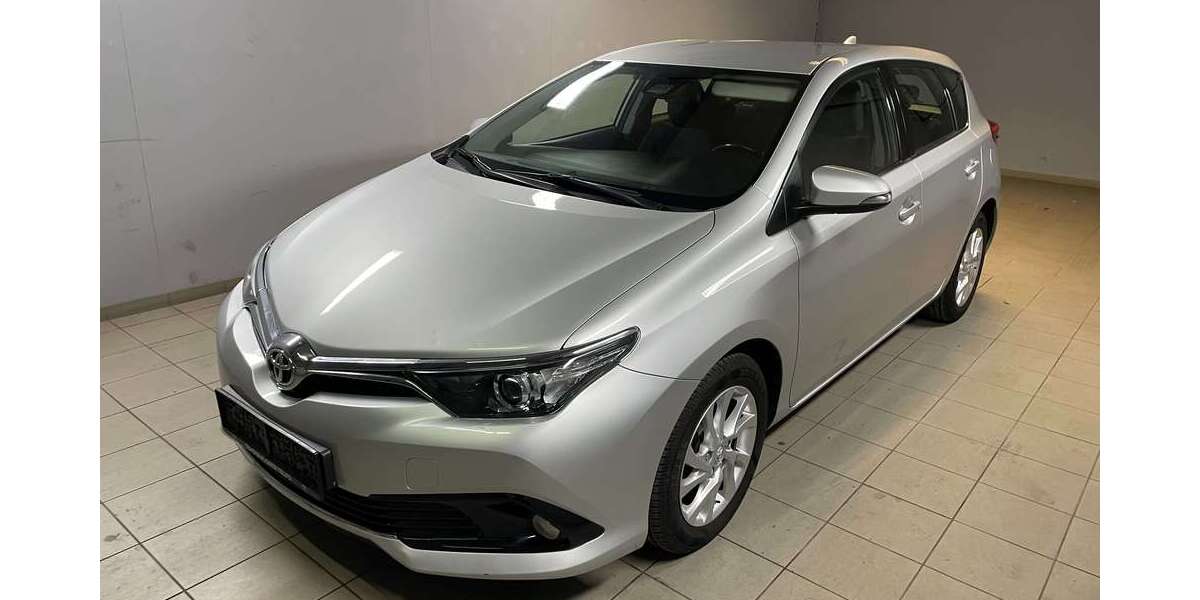 Toyota Auris 149.000 km 9.900 &euro; Lahr/Schwarzwald 77933