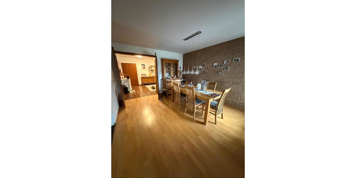 Erdgeschoßwohnung Griesheim - 4 Zimmer, 158 m&sup2;, 1.850&euro; | Angebot:26314685