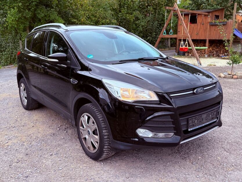 Ford Kuga 146.000 km 8.300 € Herford 32049